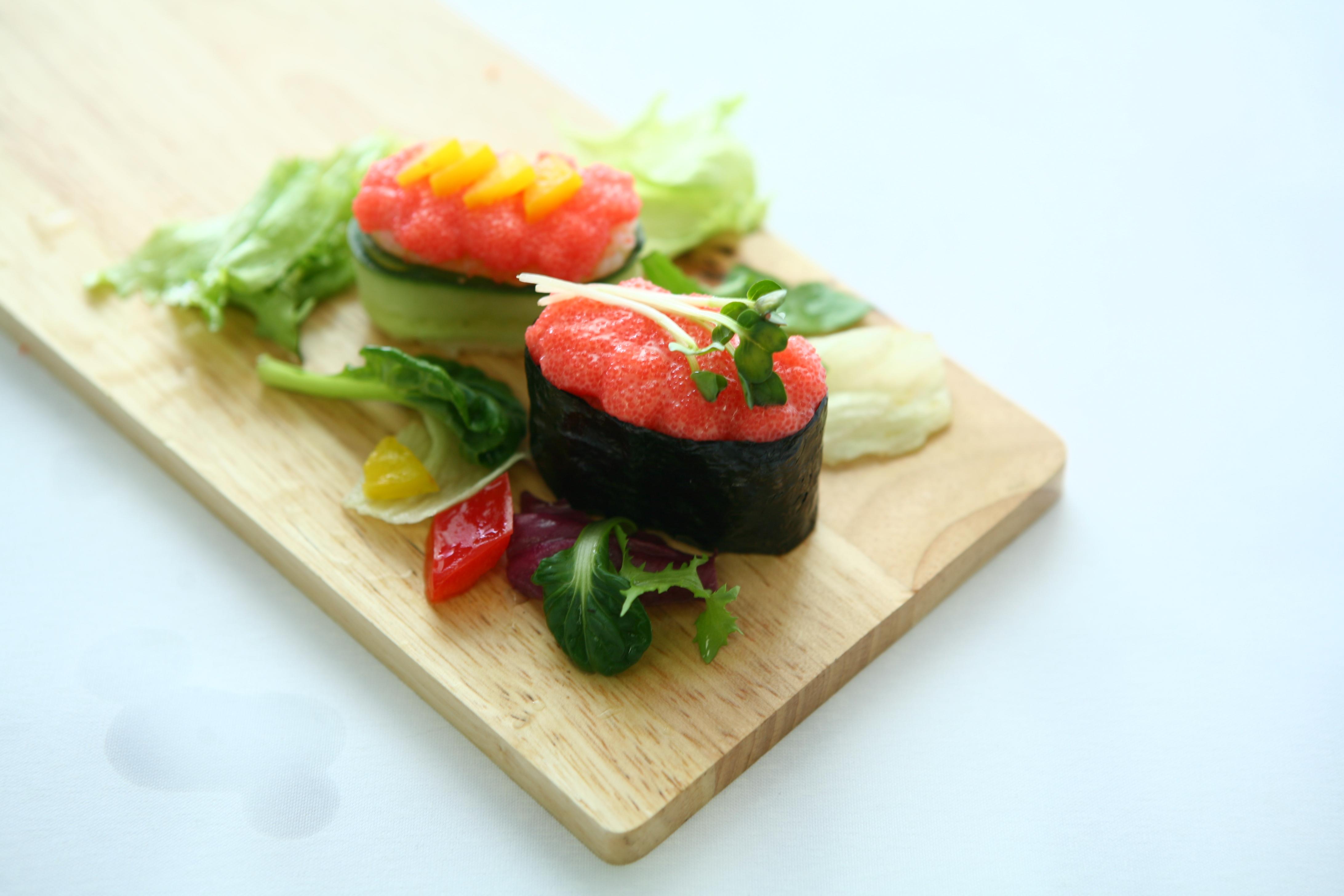 GUNKAN SUSHI ROE