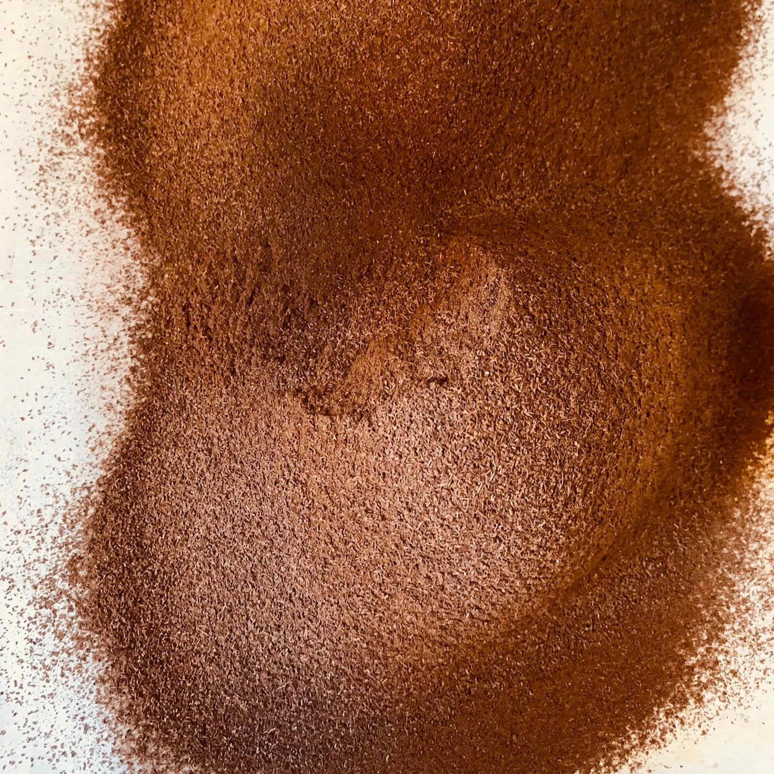 Dark brown vanilla powder